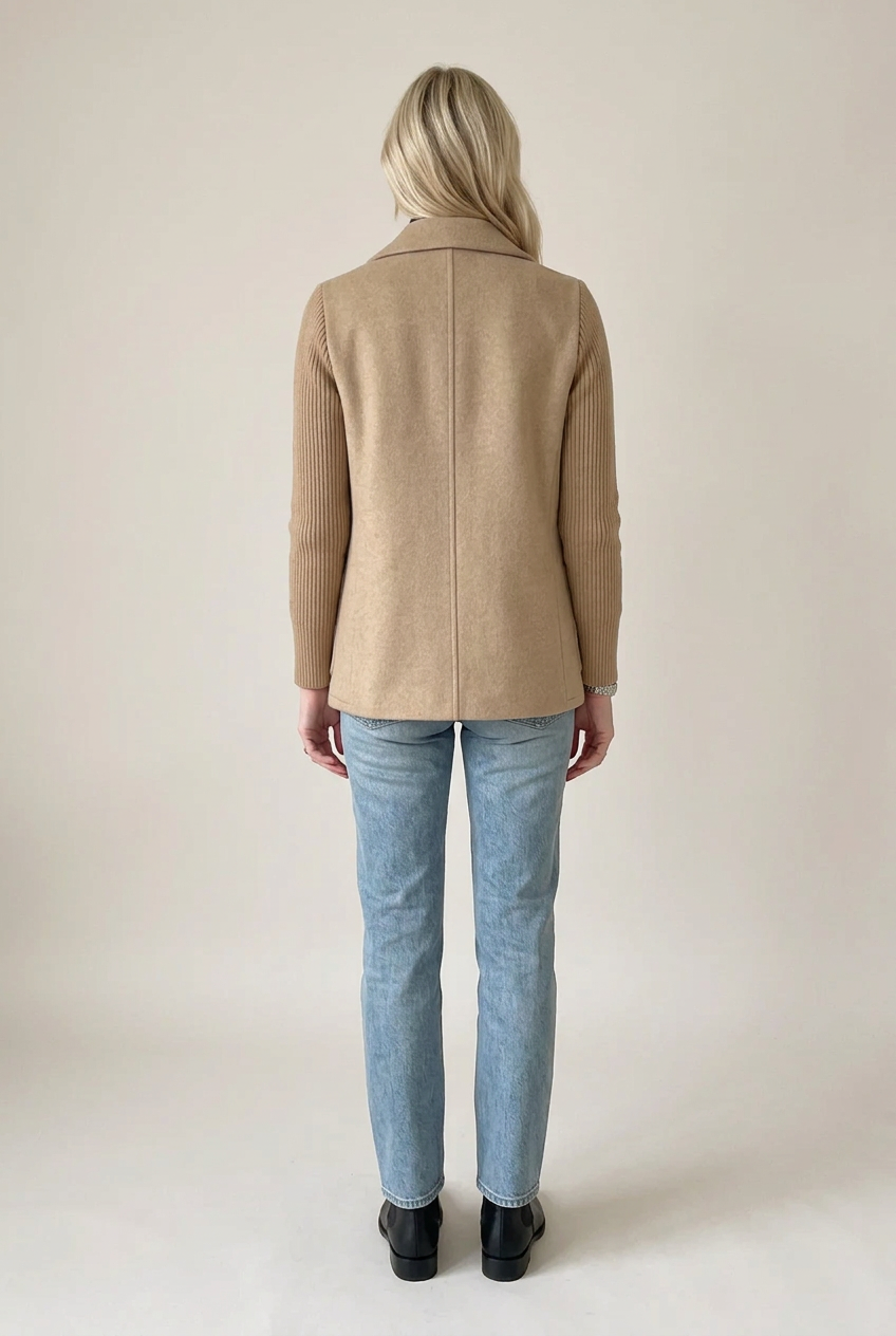 Veste Élise camel portée, vue de dos