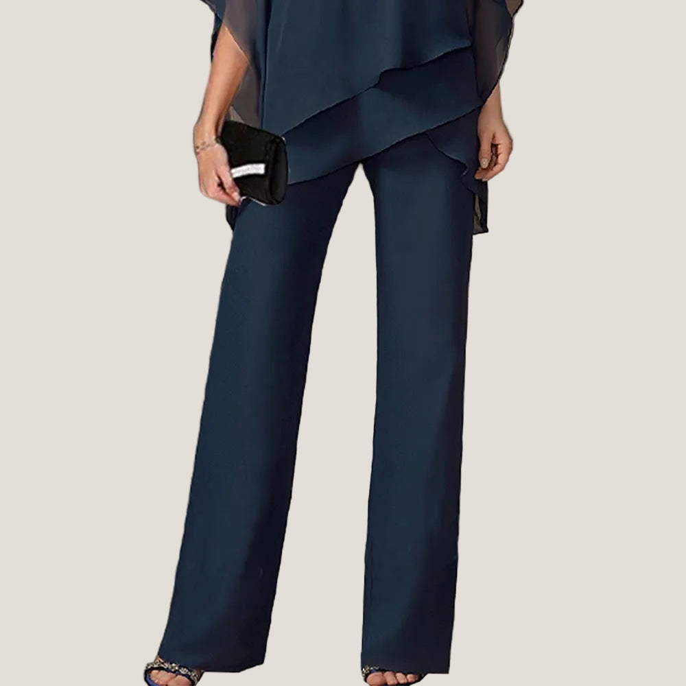 Ensemble Côme marine, détail du haut asymétrique et du pantalon droit