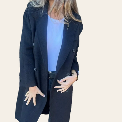 Manteau Victoire bleu marine, détail des revers croisés